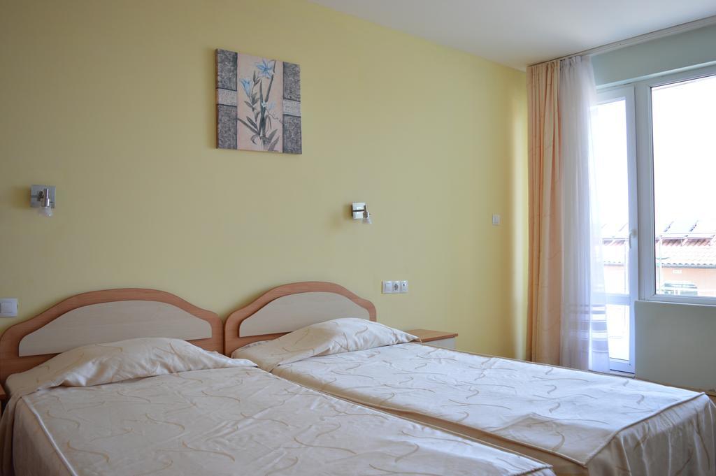 Family Hotel Coral Sozopol Værelse billede