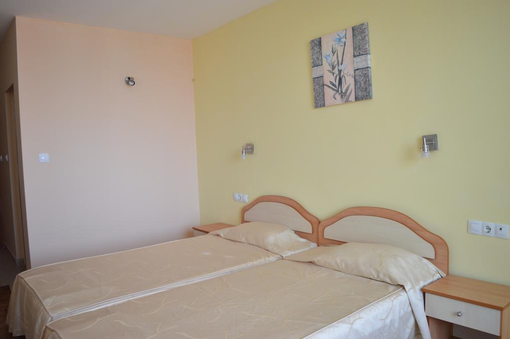 Family Hotel Coral Sozopol Værelse billede